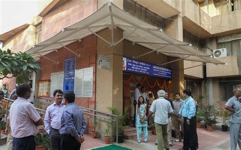 Registrar Office .